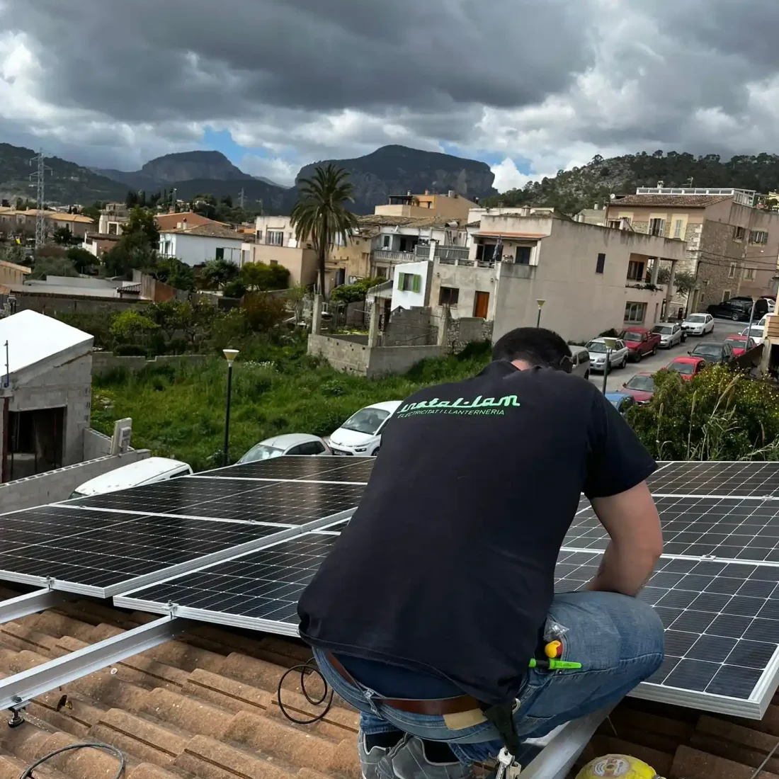 instalacion-placas-solares Instal.lam Electricitat i Llanterneria