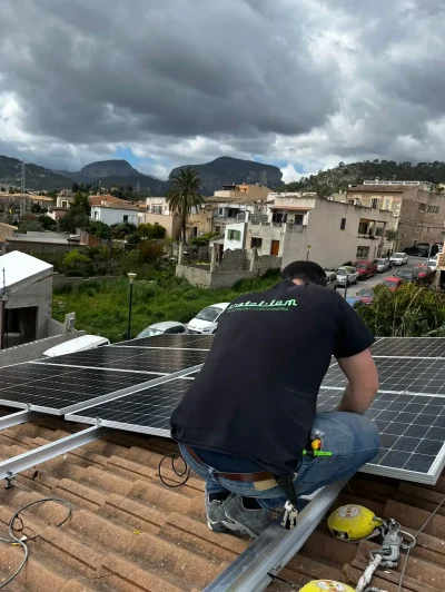 instalacion-placas-solares Instal.lam Electricitat i Llanterneria