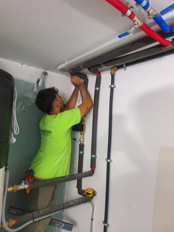 servicio-fontaneria Instal.lam Electricitat i Llanterneria